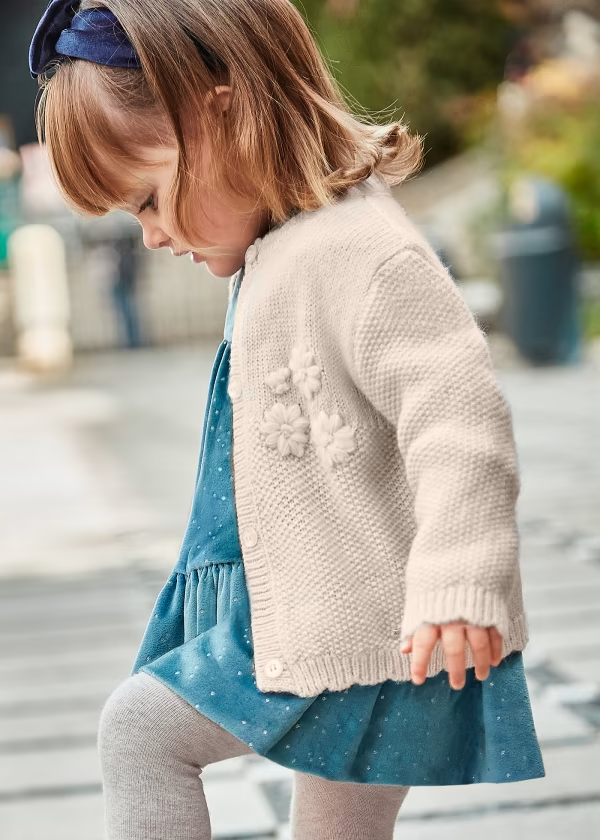 Knitting cardigan