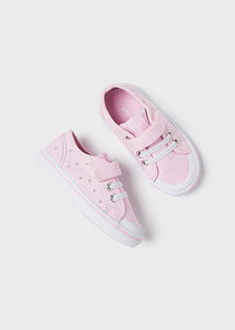 Embroidered shoes baby girl
