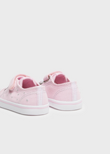 Load image into Gallery viewer, Embroidered shoes baby girl
